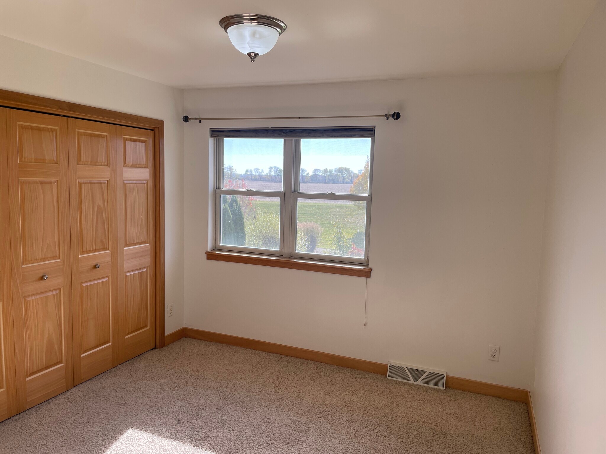 Building Photo - 3169 Pleasant St