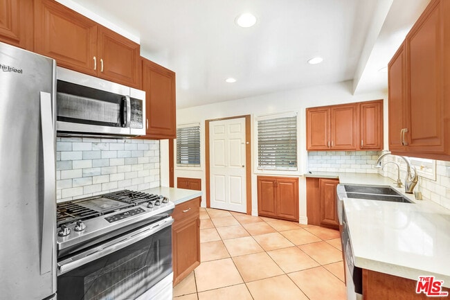 Building Photo - 2315 Cochran Ave