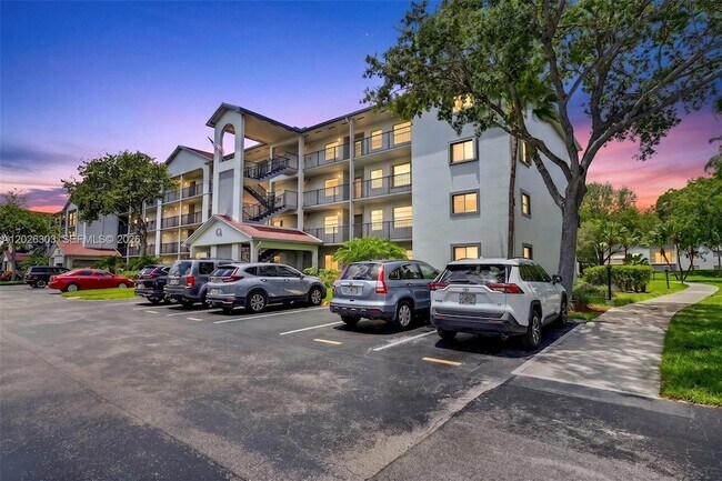Building Photo - 1400 SW 124th Terrace
