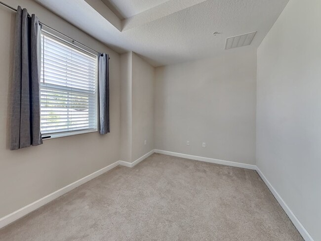 Building Photo - 895 Brutus Terrace