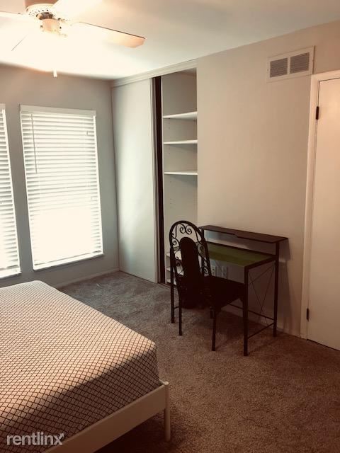 Building Photo - 4 br, 3 bath Condo - 2786 Roundtree Dr