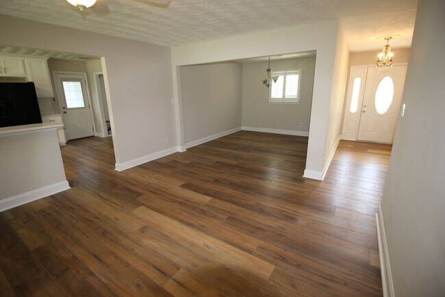 Building Photo - Beautiful Single Family Home in Great Neck Estates