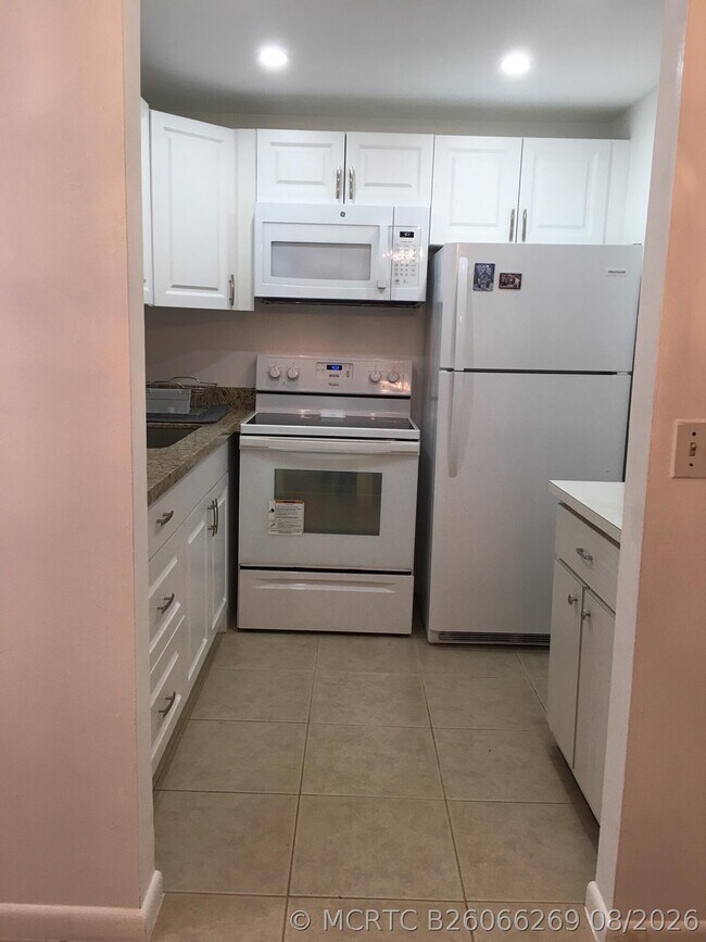 Building Photo - 66 Harwood A