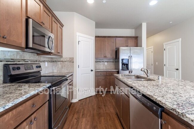 Building Photo - 7613 NE 31st Cir