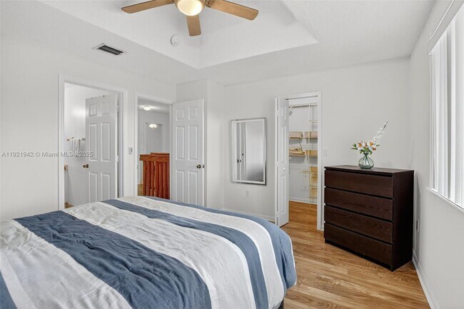 Building Photo - 14076 S Forest Oak Cir