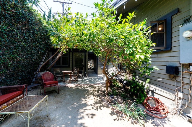 Building Photo - 5316 La Cresta Ct