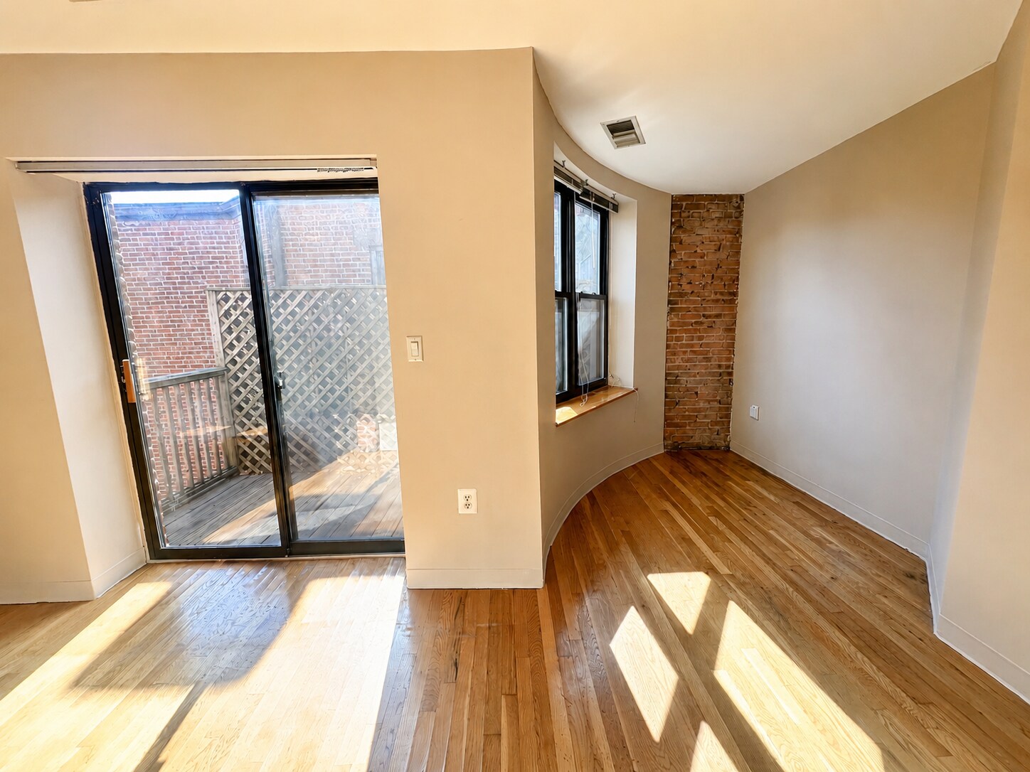 Building Photo - 79 Gainsborough St