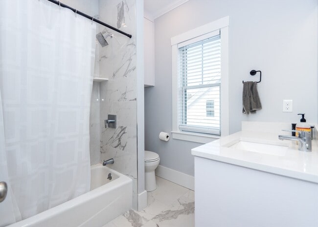 Building Photo - 29 Cherry St