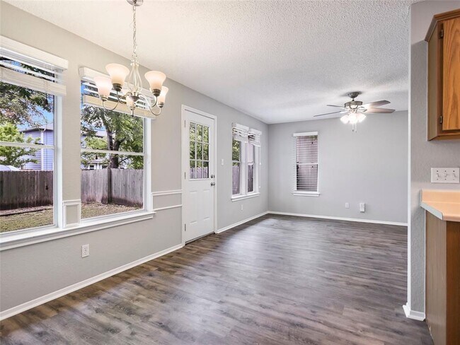 Building Photo - 1411 Hollow Tree Blvd