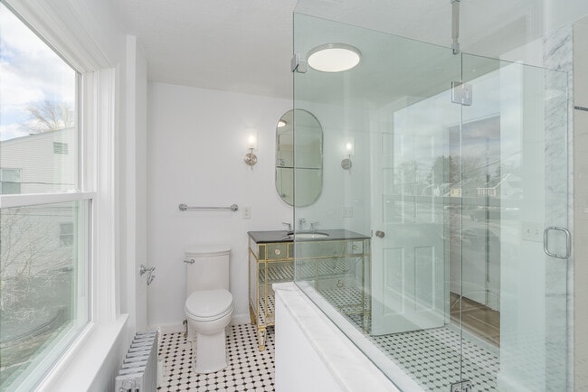 Building Photo - 83 Betsey Williams Dr