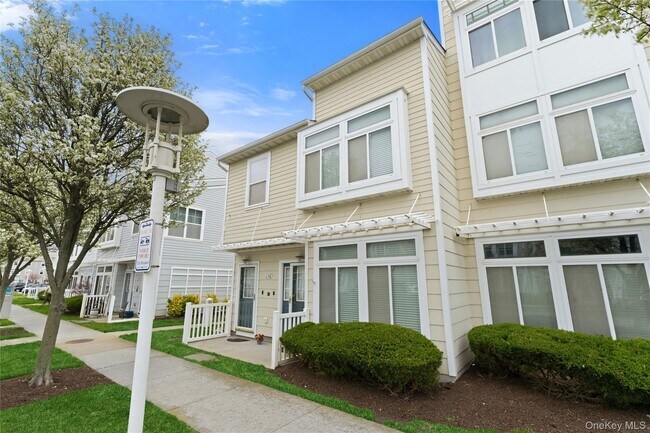 Building Photo - 1-36 Meridian Blvd