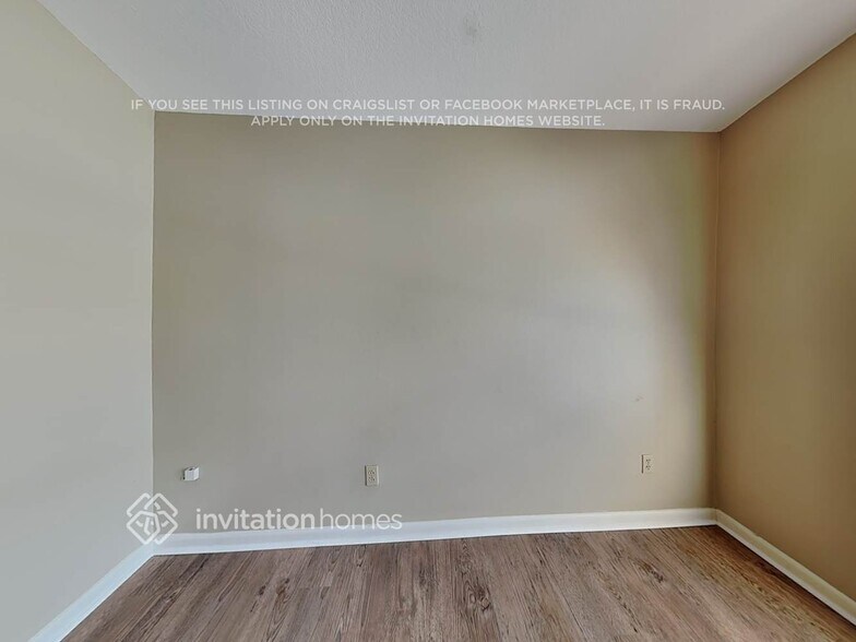 Building Photo - 1916 Bridgehampton Pl