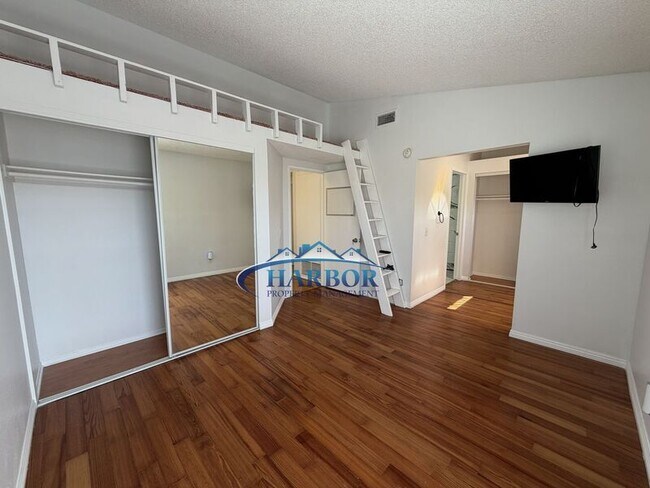 Building Photo - 720 Matthisen Cir
