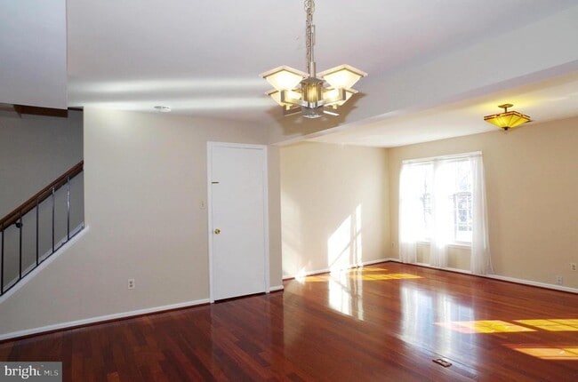 Building Photo - 4492 Ruggles Ct