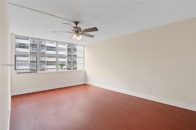 Building Photo - 16740 NE 9th Ave