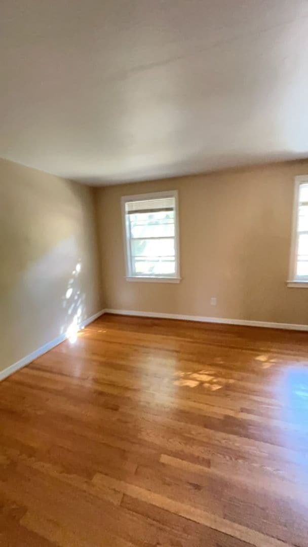 Building Photo - 2 Bedroom 1 Bath