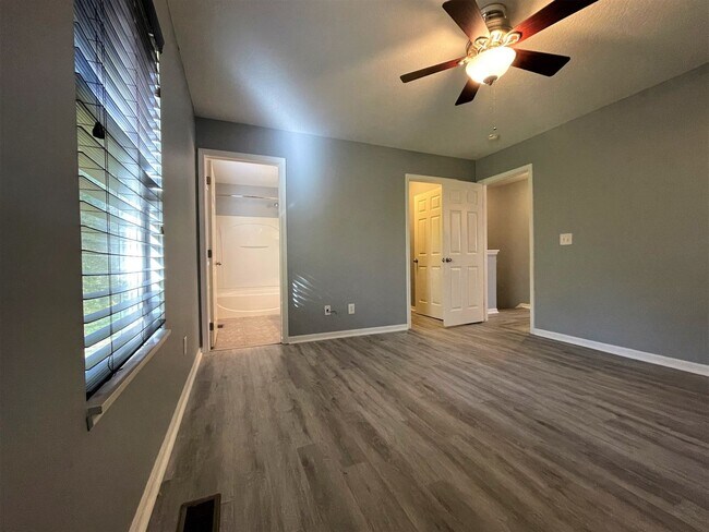 Building Photo - 1251 Hall Ln