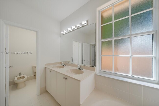 Building Photo - 15470 SW 41st Terrace