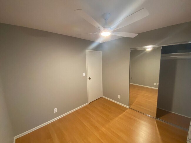 Building Photo - 019WHI