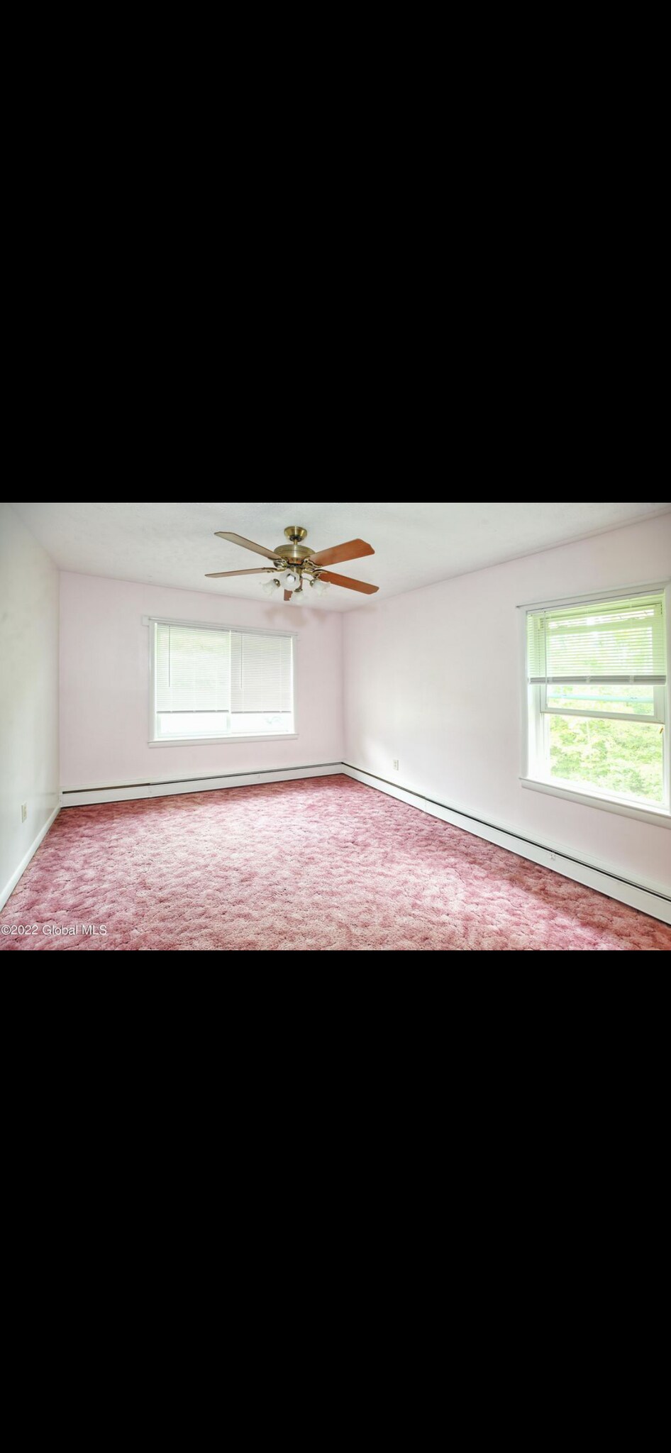 Building Photo - 365 Closson Rd