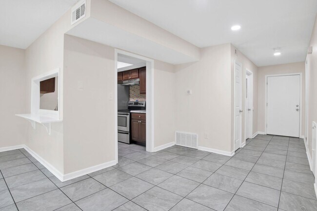 Building Photo - 8140 Lillian Hwy