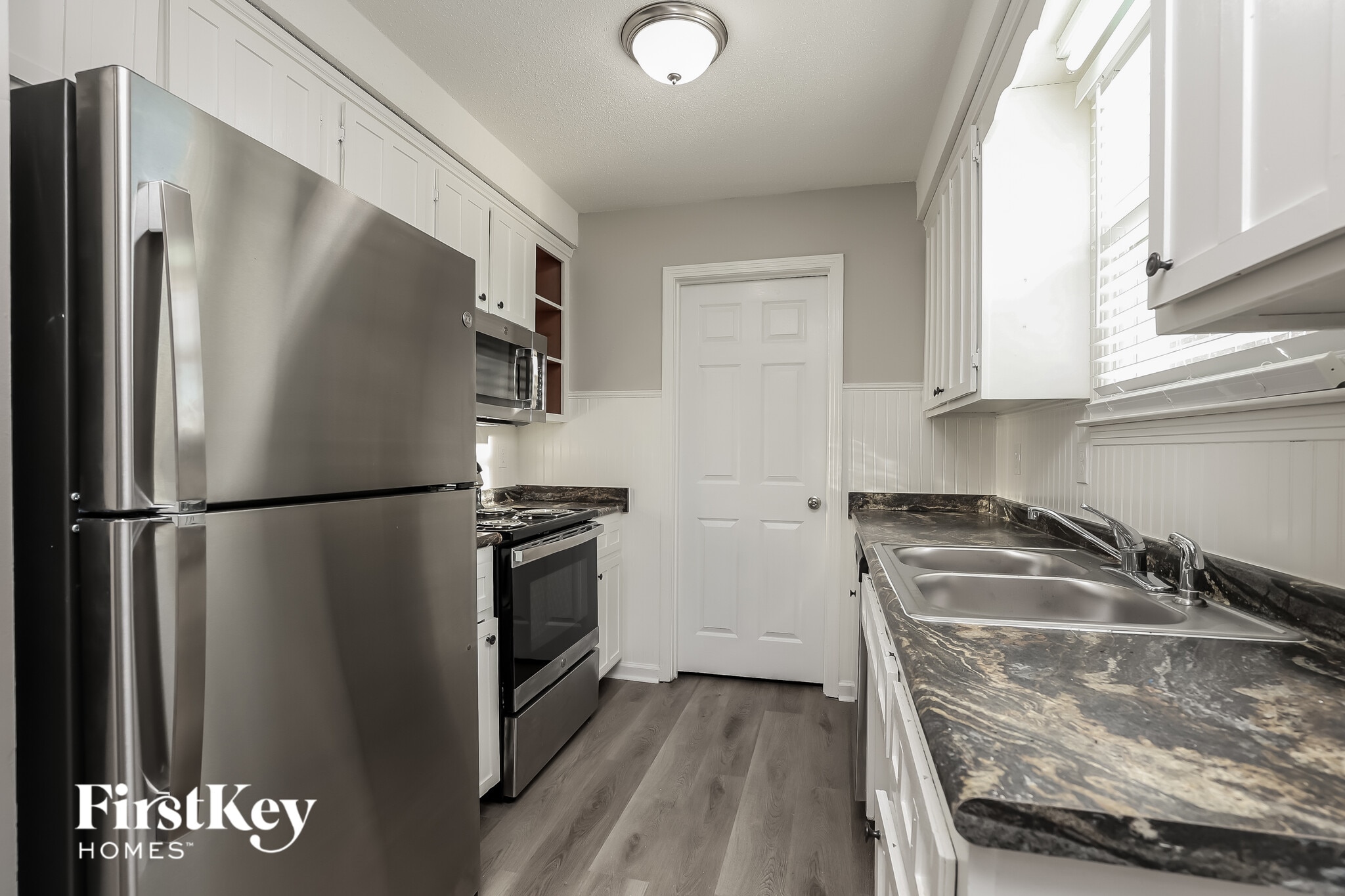 Building Photo - 1831 Palamino Dr