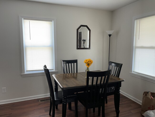 Dining room - 86 Wilson Ave