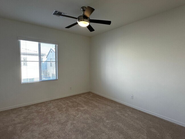 Building Photo - RECKER AND RAY MOVE IN READY 4 BEDROOM 2.5 BATHROOM HOME PERFECTLY LOCATED