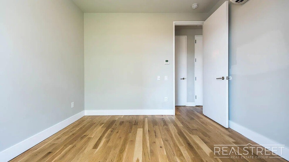 Building Photo - Leonard Street