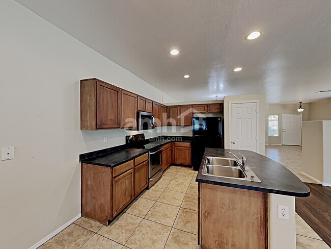 Building Photo - 850 W Vineyard Plains Dr