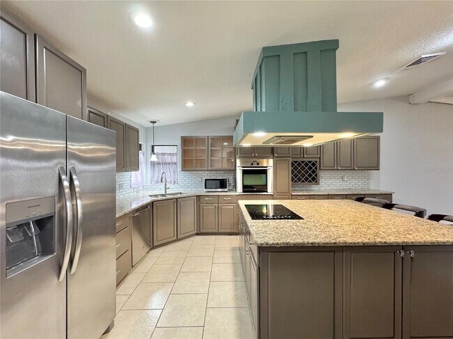 Building Photo - 2410 Hartridge Point Dr W