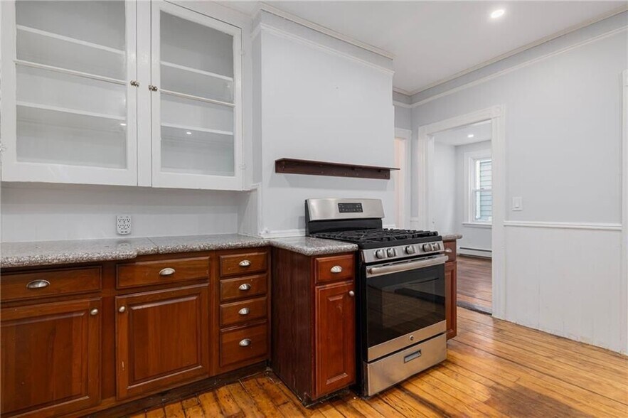 Building Photo - 5 Solar St