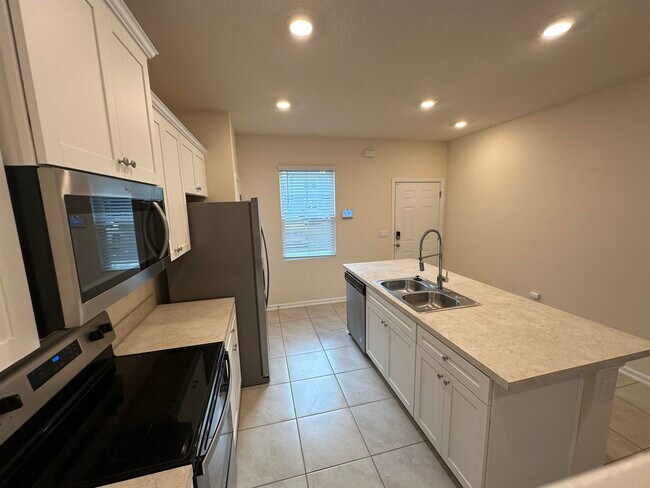 Primary Photo - 161 Sage Br St
