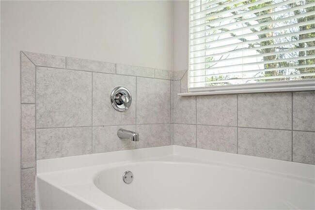 Building Photo - 1611 Meadow Crossing