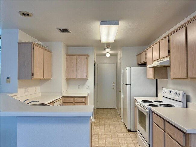Building Photo - 9610 Nightjar Dr