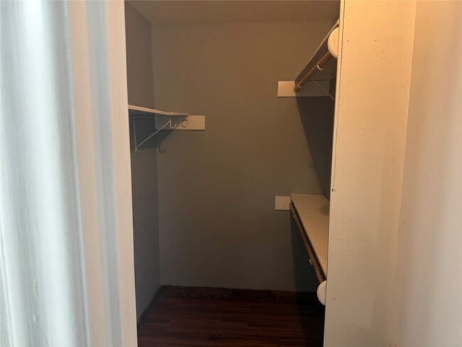 Building Photo - 141 Slade St