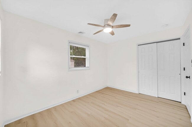 Building Photo - 3 Bedroom 1 Bathroom House for Rent!