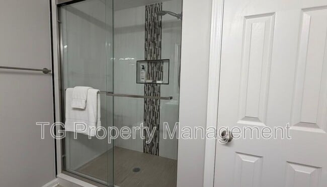 Building Photo - 12192 Endersleigh Ct