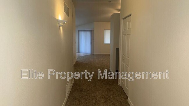 Building Photo - 195 S Stardust Ct