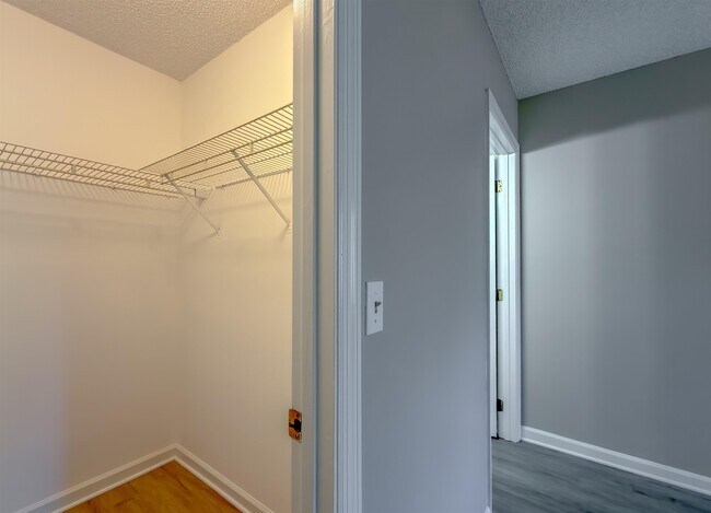 Building Photo - 2415 Talco Hills Dr