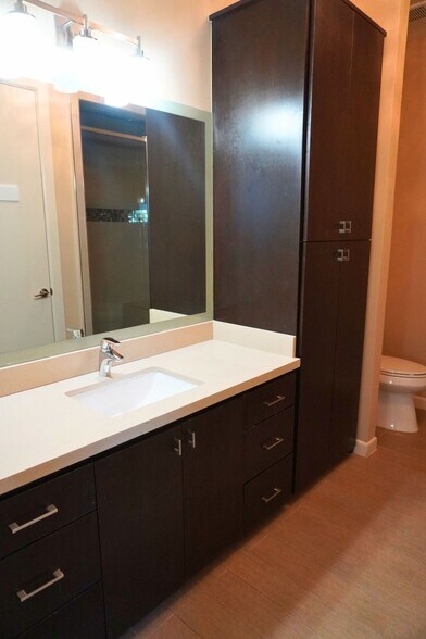 Building Photo - 1445 Ozark Ave