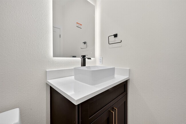 Building Photo - 12315 New Jordan Ln