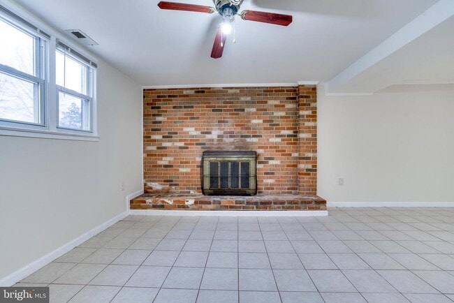 Building Photo - 13636 Greenwood Dr