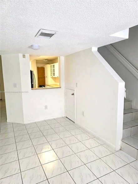 Building Photo - 1158 NW 124th Ave