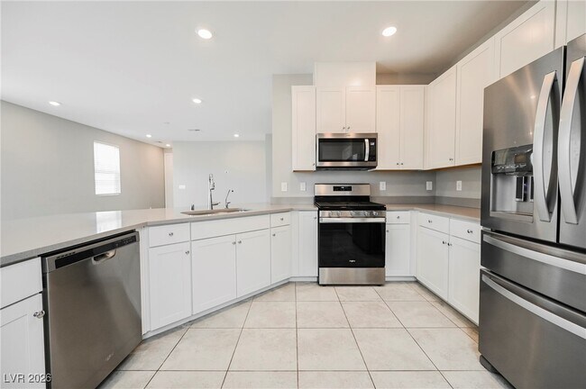 Building Photo - 6679 Velletri St.