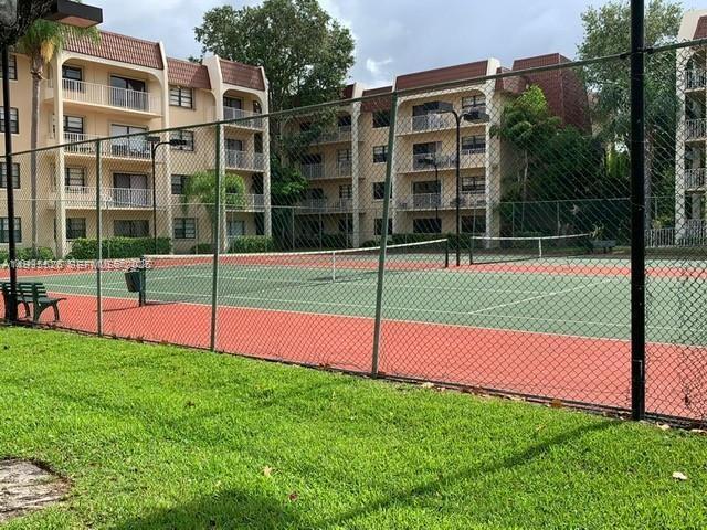 Building Photo - 9301 SW 92nd Ave