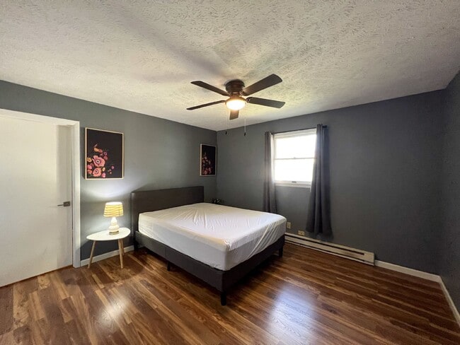 Building Photo - 1924 Ottawa Ave