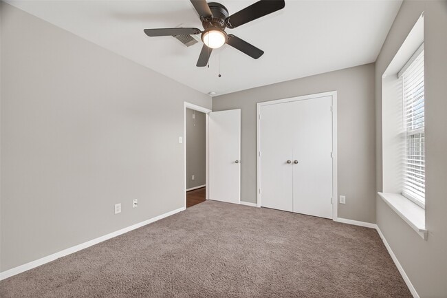 Building Photo - 1411 Heathcote Ln