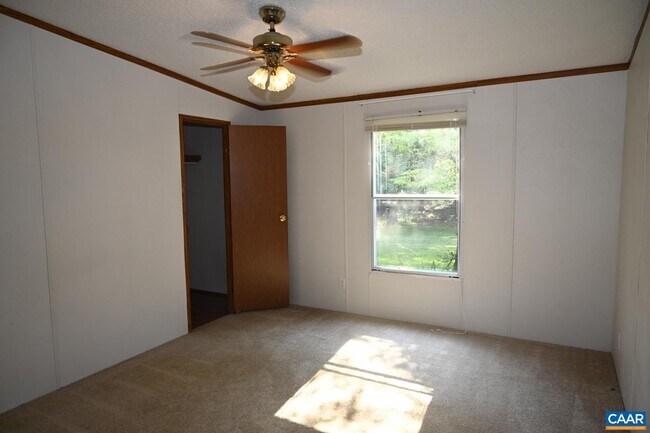 Building Photo - 289 Community House Rd