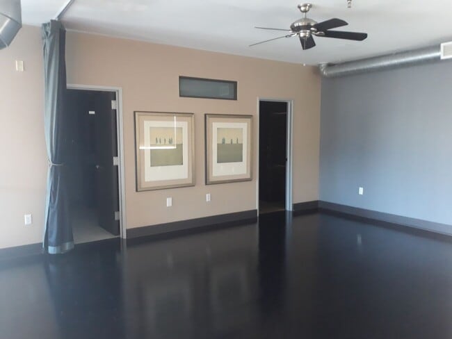 Building Photo - MOVE IN READY  Fully Furnished **Gorgeous ...